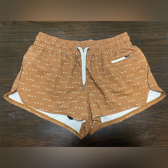Vuori Shorts - Picture 1 of 3